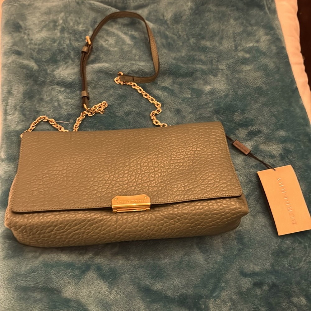 Burberry Brand new  Medium Mildenhall clutch with strap Cadet Green crossbody